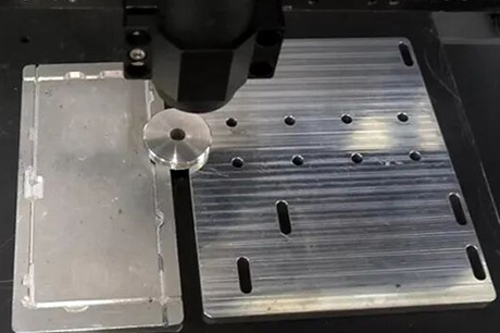 点光谱底螺孔深量测