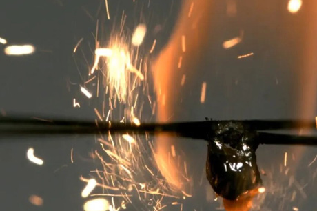 观测含能液滴材料燃烧特性